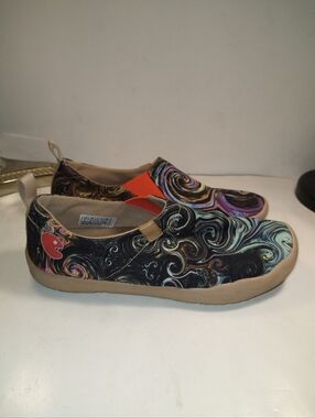 UIN Toledo Starry Night Slip On Shoes Women's sz 8.
